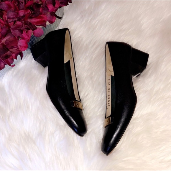 SALVATORE FERRAGAMO Black Leather Heels - Picture 3 of 8